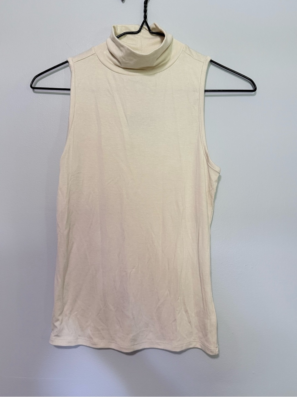 NWT Size XS Universal Thread Sleeveless Turtleneck Tank in Cream